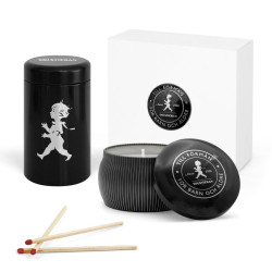 SN - DÁRKOVÝ BOX - Svíčka a zápalky - Cedr | Černá lesklá / stříbrný lesklý emblém SN - DÁRKOVÝ BOX - Svíčka a zápalky - Cedr | Černá lesklá / stříbrný lesklý emblém