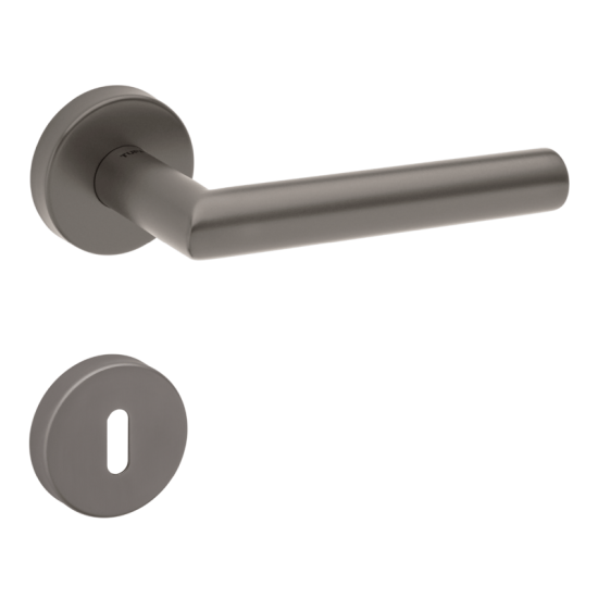 TI - FAVORIT - R 2002 | T - Titan (141)